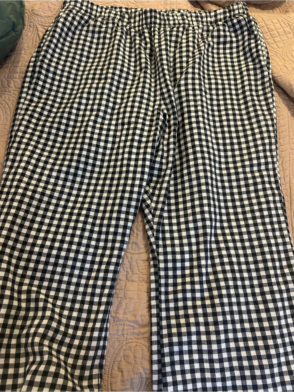 Black and White Gingham pants with Pocket Detail. American Eagle